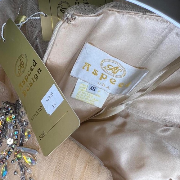 ASPEED CHAMPAGNE SHORT DRESS - Picture 4 of 4